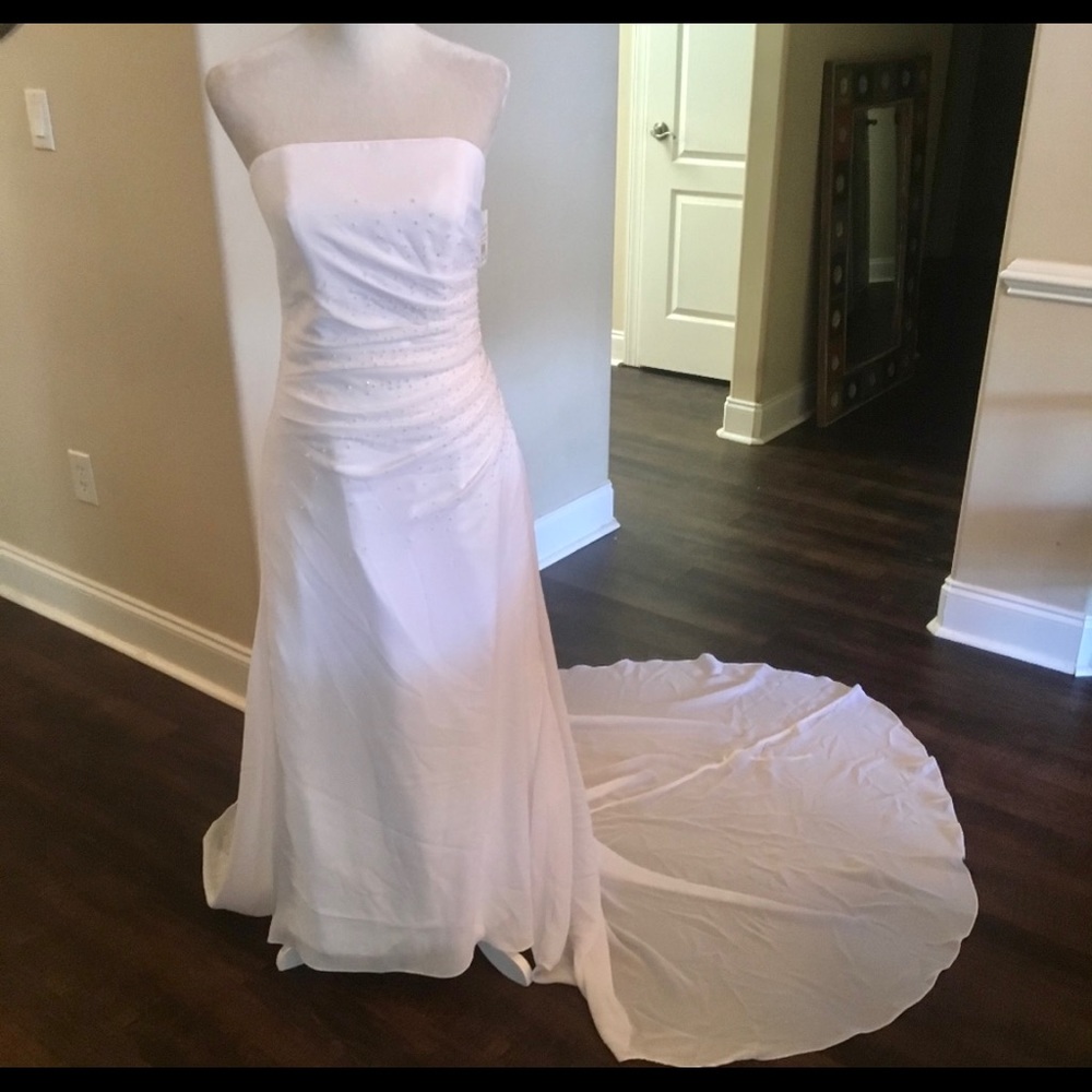 NWT David's Bridal 12 Wedding Dress White Beaded